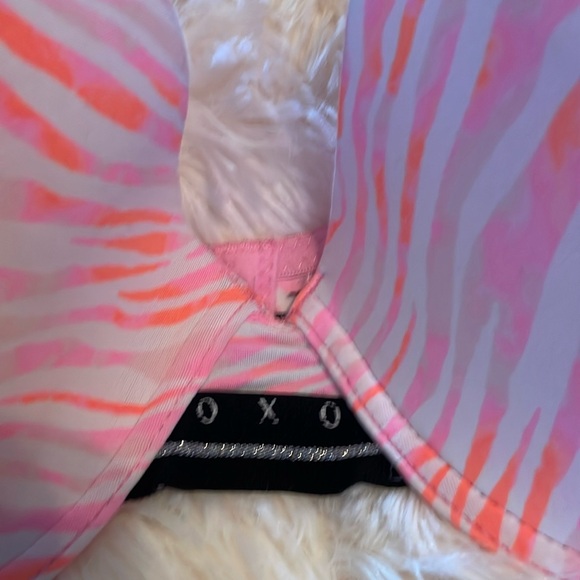 XOXO Bra - Picture 2 of 4